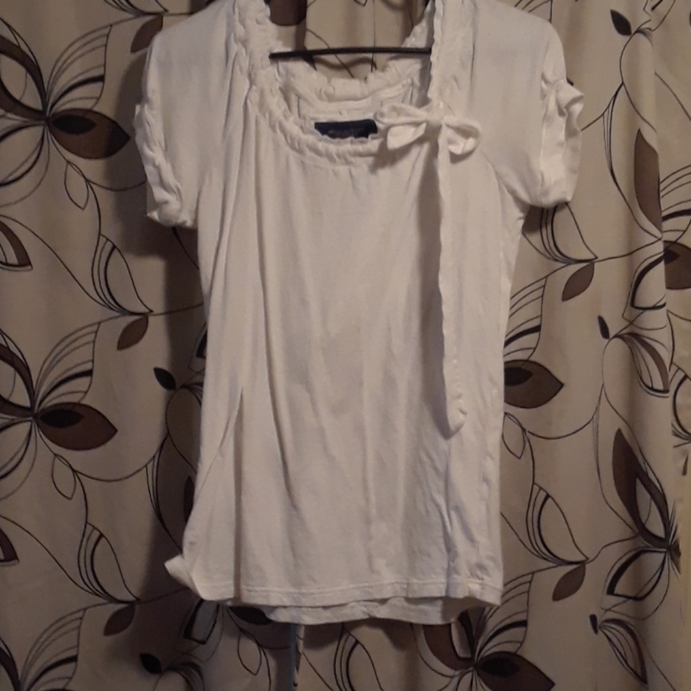 American eagle all white shirt.